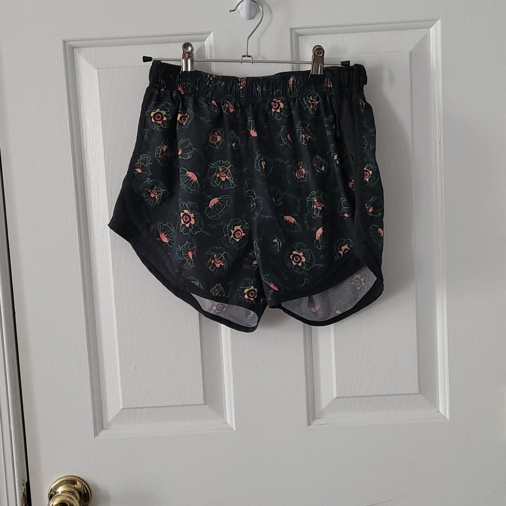 Nike shorts small